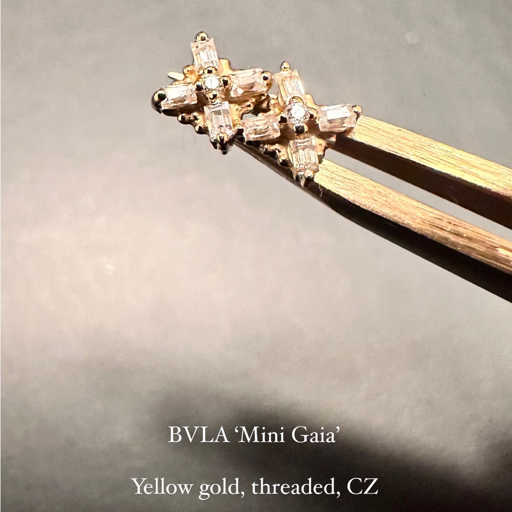 BVLA solid yellow gold nostril threaded ends 18/16g (pair or single)